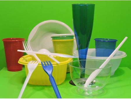 Одноразовая посуда пластиковая